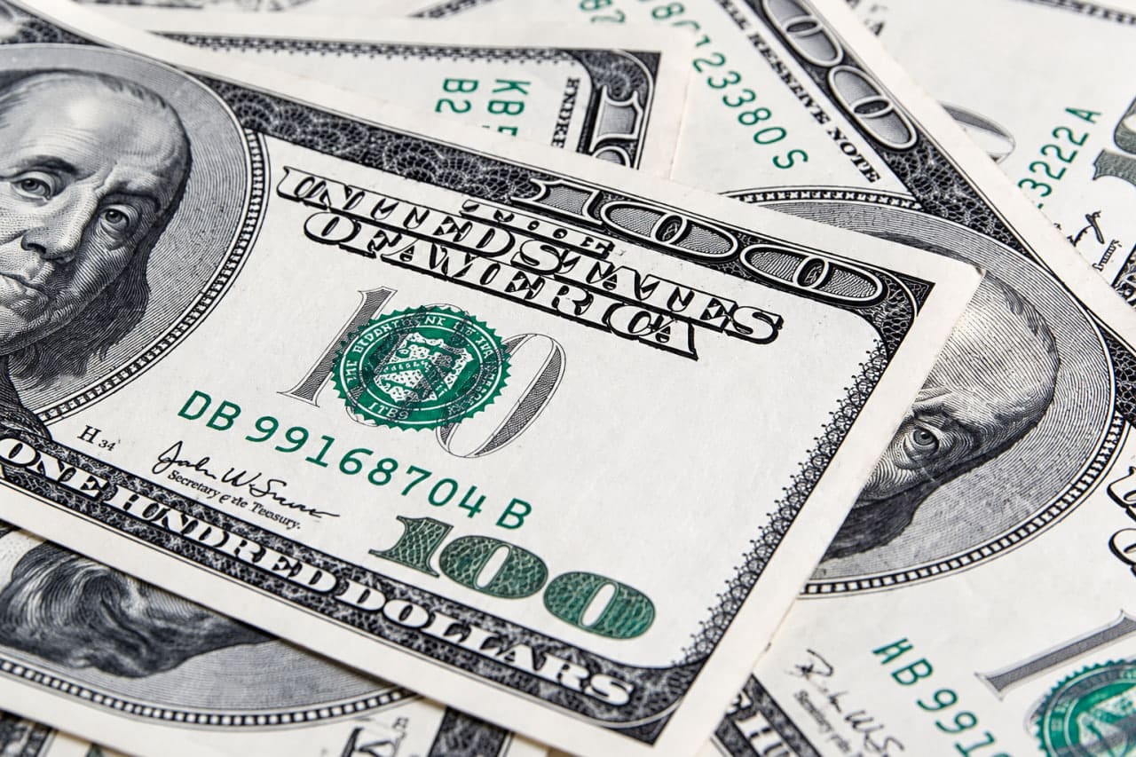 Dollar valyutasining kelajagi qanday — ekspert sharhi