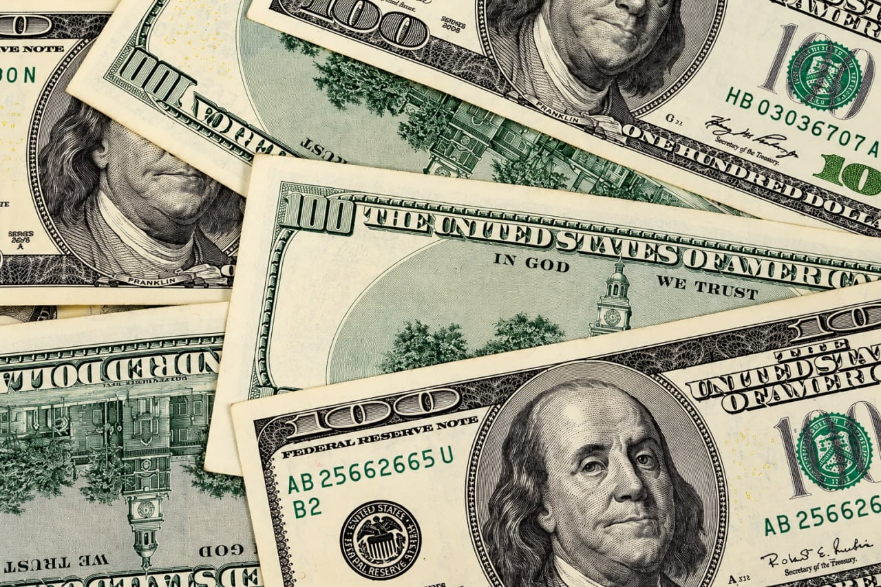 Dollar foyda bilan: 29-sentabr uchun ayirboshlash kurslari