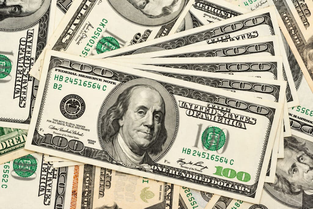 Dollar tushdi: 1-oktabr uchun valyutalar kursi e’lon qilindi