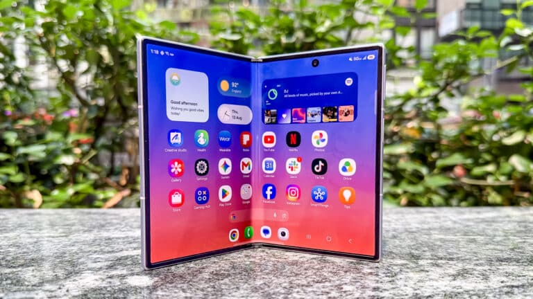 Galaxy Z Fold 8’s flimsy screen works exactly as it should, Samsung insists