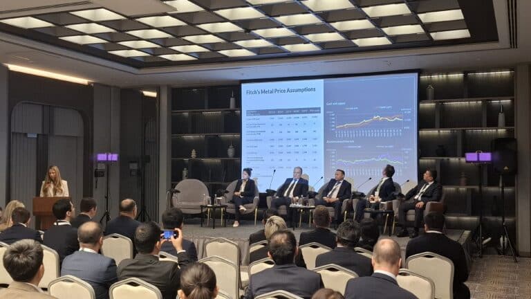 Fitch: как снижение цен на золото повлияет на Узбекистан