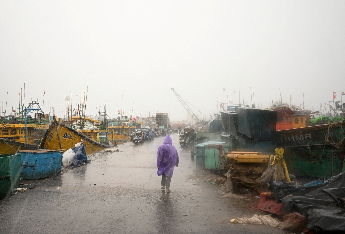 Cyclone Arnab kills at least seven in India, destroys homes and crops
