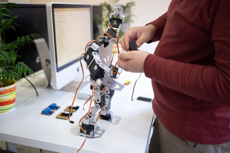 Robototexnika bo‘yicha jahon chempioni bo‘lgan O‘zbekiston jamoasining 14 vakili mukofotlandi