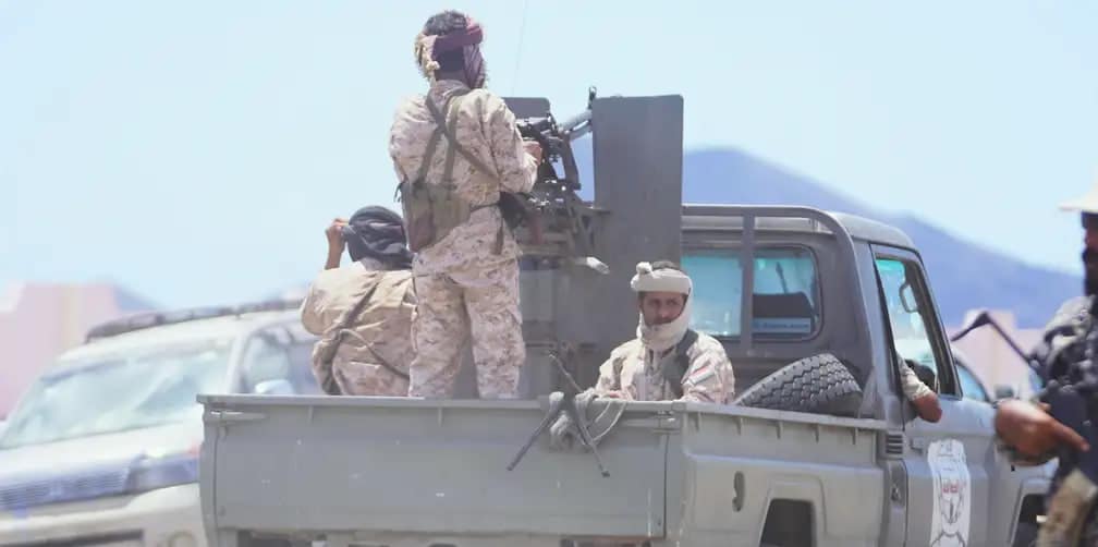 Husiylar Aden va Ar-Riyod aeroportlariga hujum qilganini bildirdi