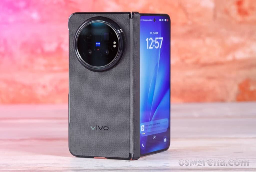 Vivo X Fold 6 batareyasi raqiblaridan ortda qoldi