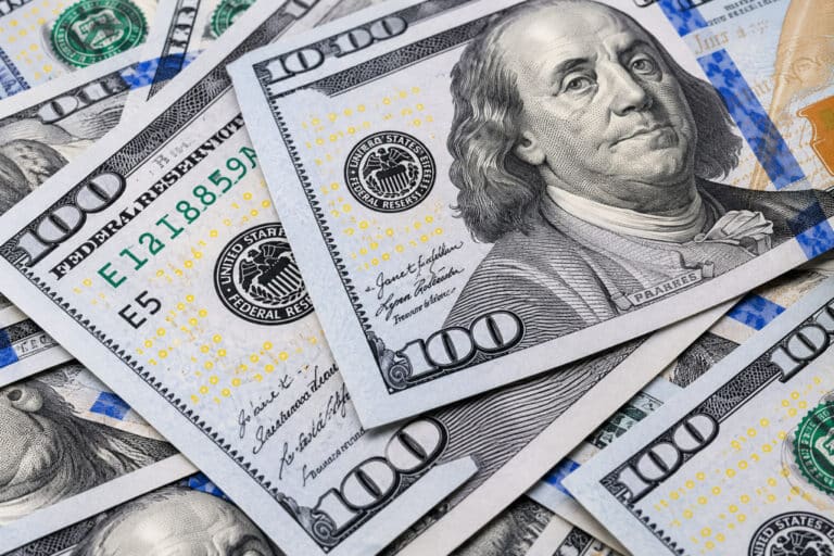 Dollar qulay narxda: 8-oktabr uchun valyuta ayirboshlash kurslari