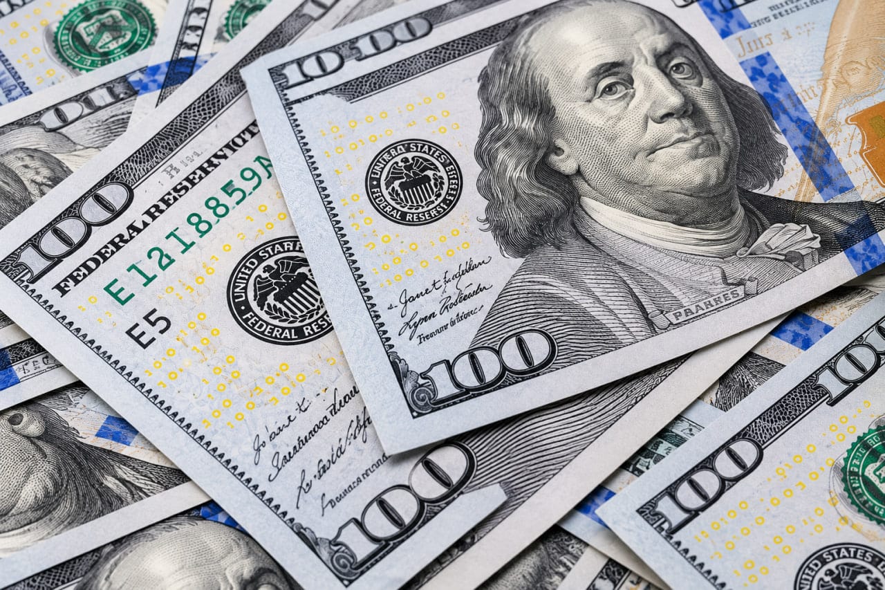 Dollar qulay narxda: 8-oktabr uchun valyuta ayirboshlash kurslari