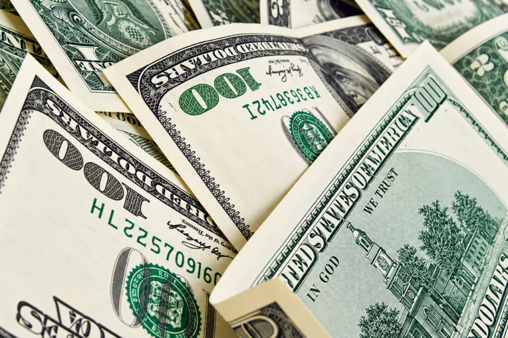 Dollar oshdi: 9-oktabr uchun valyutalar kursi e’lon qilindi