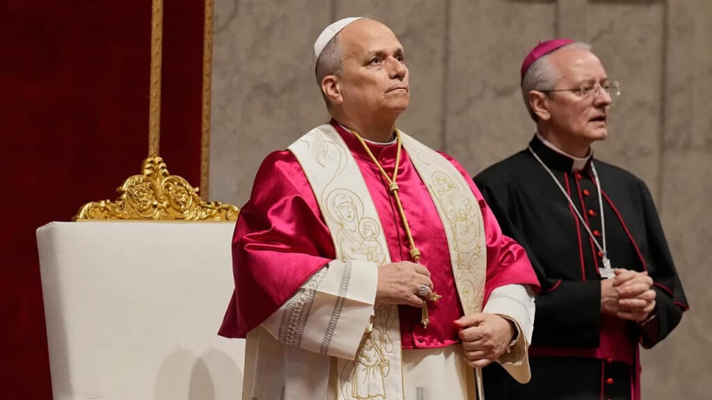 Papa Leo XIV o‘pkasidagi tugunni olib tashlatadi