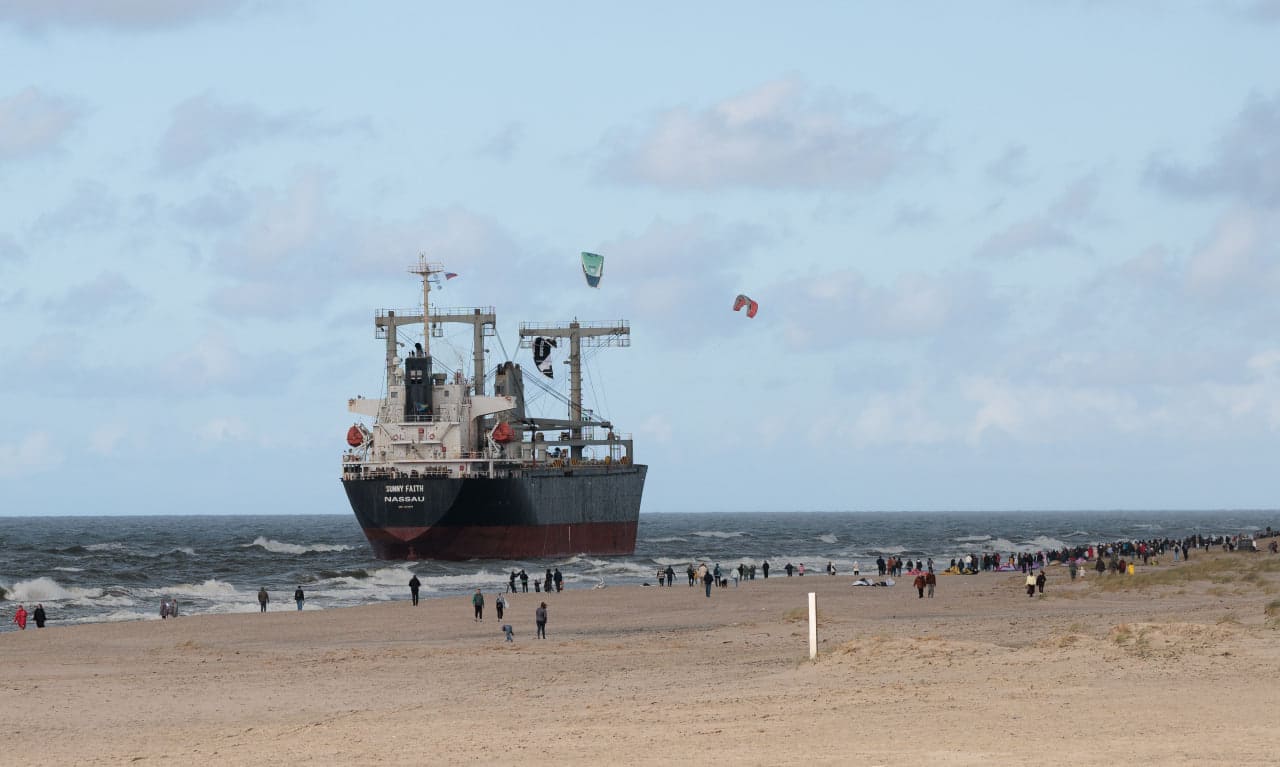 Storm grounds 130-metre cargo ship Sunny Faith off Kaliningrad coast