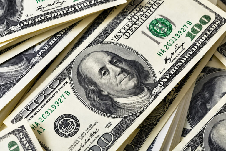 Dollar qulay narxda: 13-oktabr uchun valyuta ayirboshlash kurslari