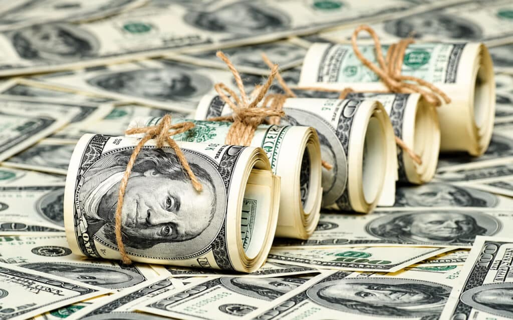Dollar «parvozda»: 16-oktabr uchun valyutalar kursi e’lon qilindi