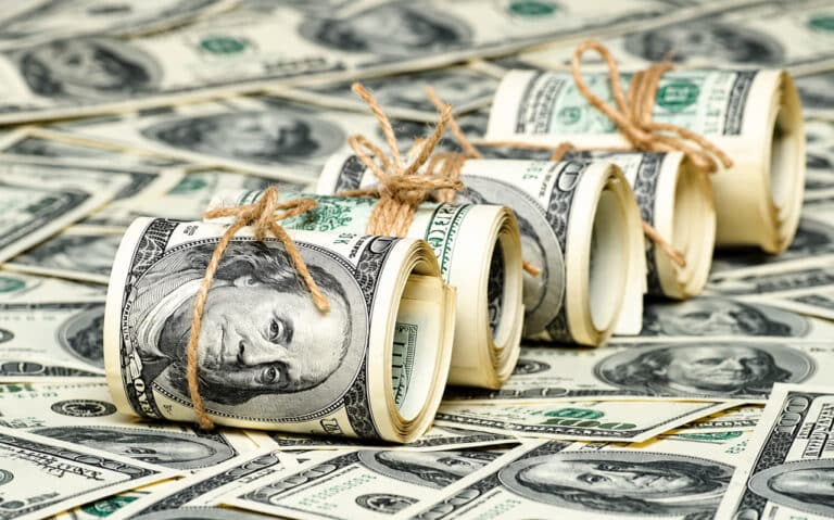 Dollar «parvozda»: 16-oktabr uchun valyutalar kursi e’lon qilindi