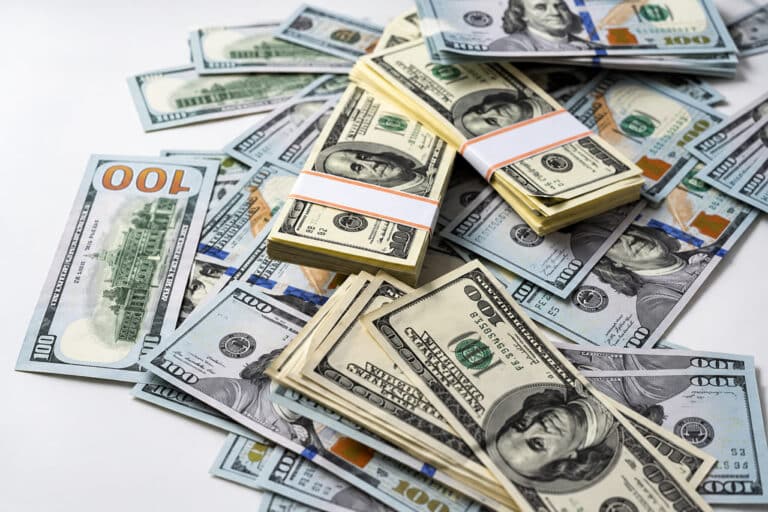 Dollar qulay narxda: 16-oktabr uchun valyuta ayirboshlash kurslari