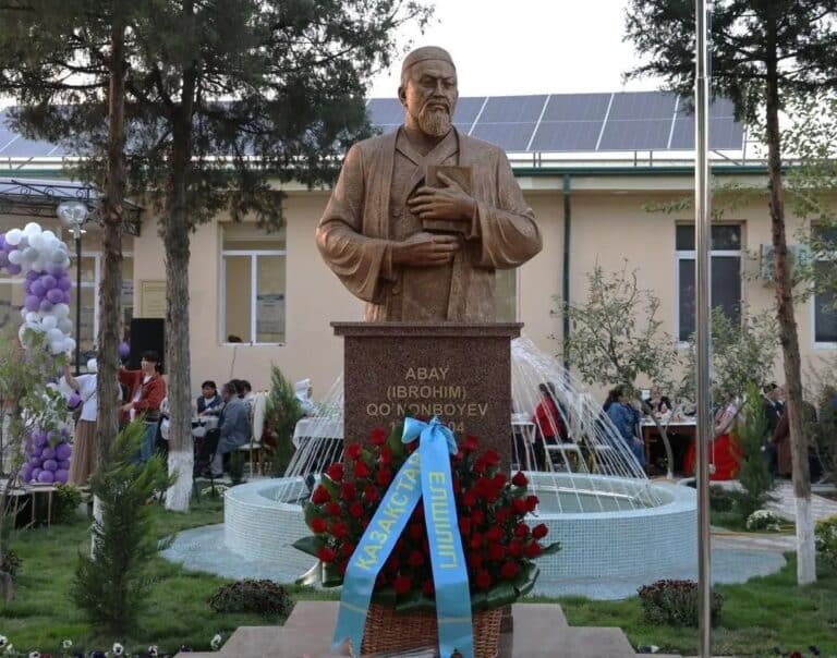 В Ташкенте открыли бюст Абая Кунанбаева: что казахский просветитель писал об узбеках