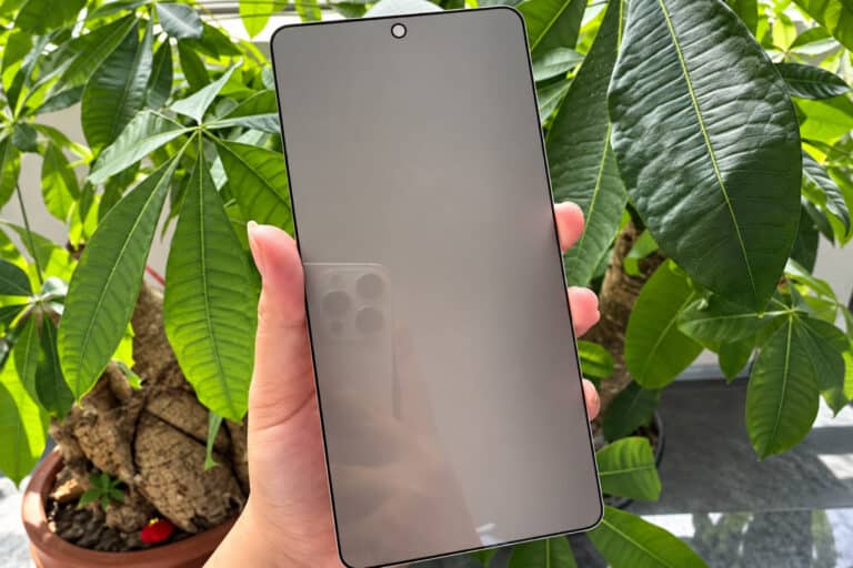 Galaxy S27 Ultra juda ingichka ramkali ekran olishi mumkin