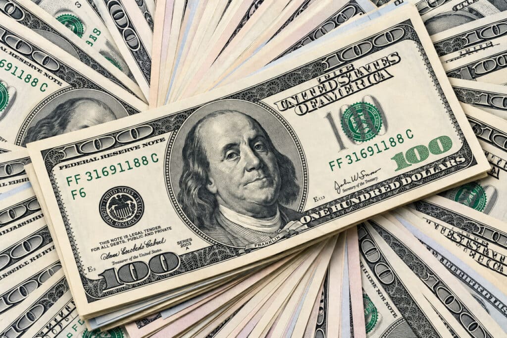 Dollar «qulamoqda»: 23-oktabr uçun valyutalar kursi e’lon qilindi