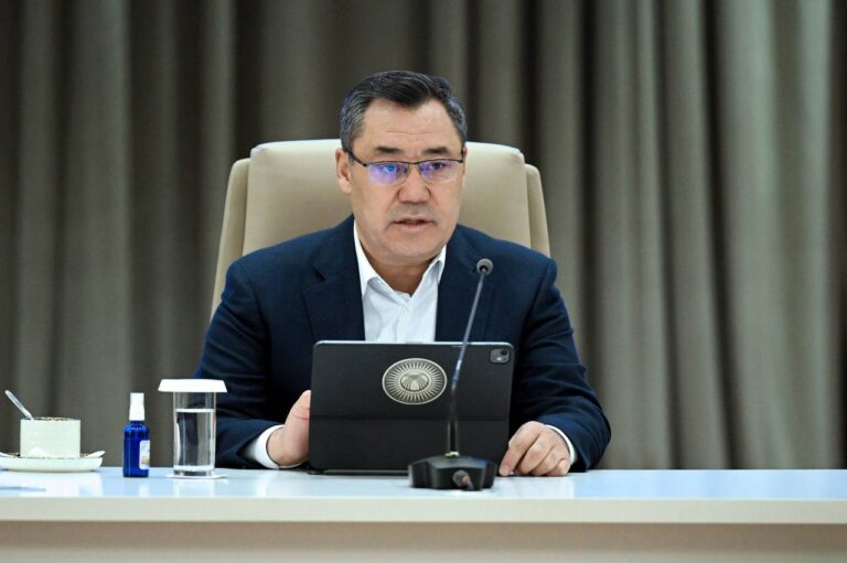 Sadir Japarov: 4 soat uxlayman, 20 soat işlayman