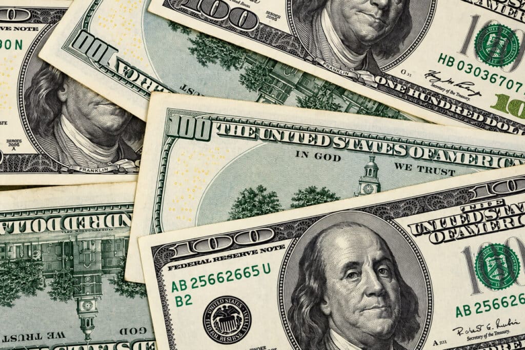Dollar «parvozda»: 29-oktabr uçun valyutalar kursi e’lon qilindi