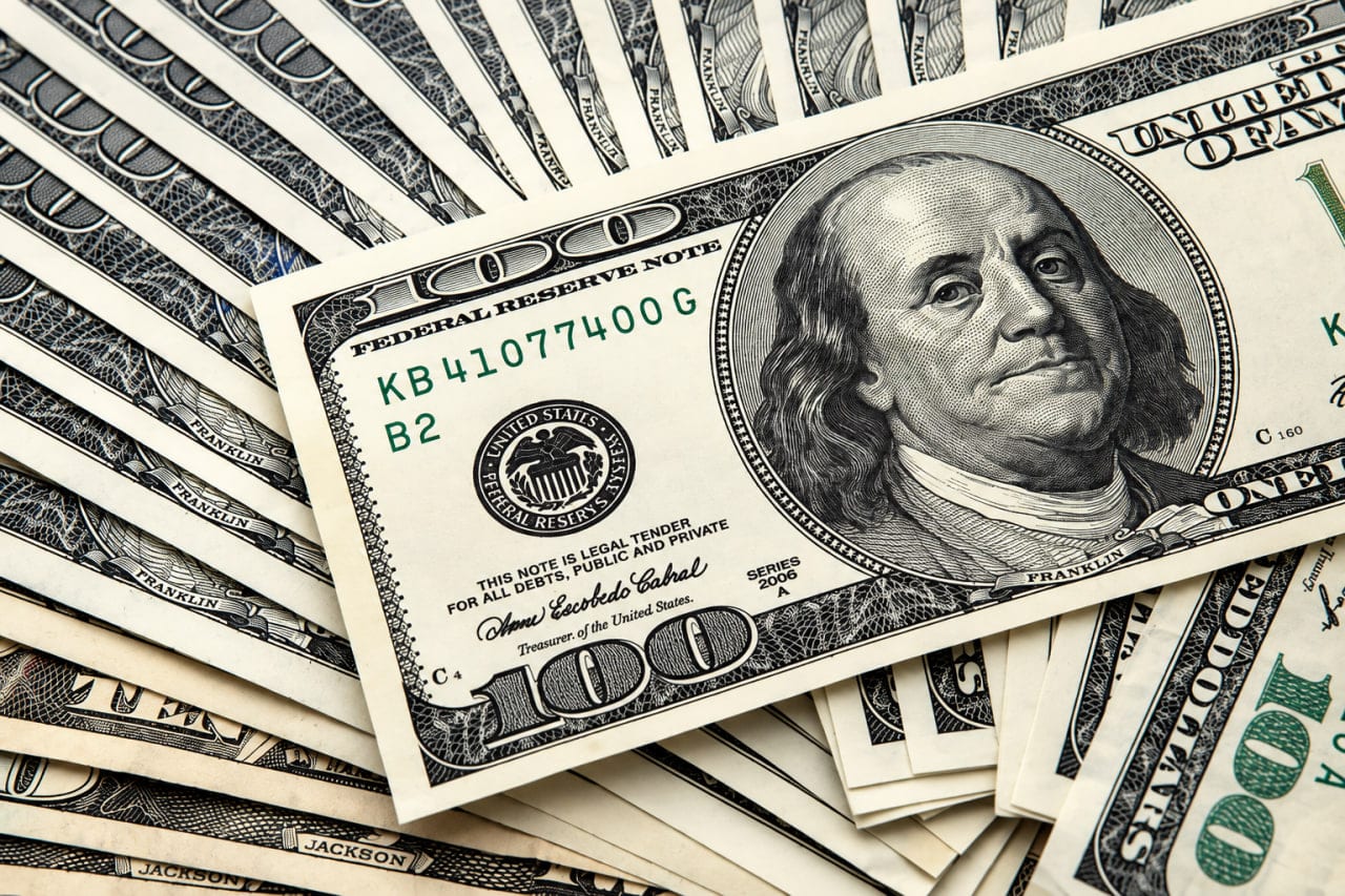 Dollar foyda bilan: 30-oktabr uçun valyuta ayirboşlaş kurslari