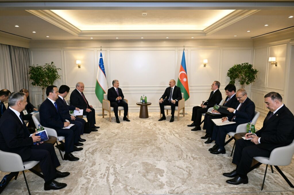 Mirziyoyev va Aliyev savdo hajmini oshirishni muhokama qildi