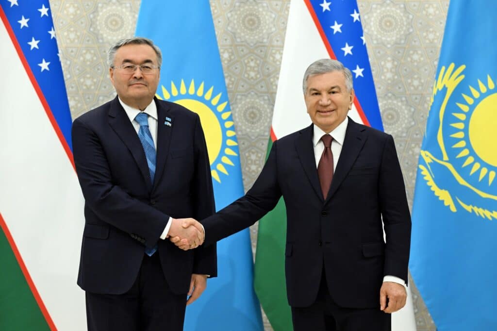 Mirziyoyev qo‘shni davlat tashqi ishlar vazirlari bilan uchrashuvlar o‘tkazdi