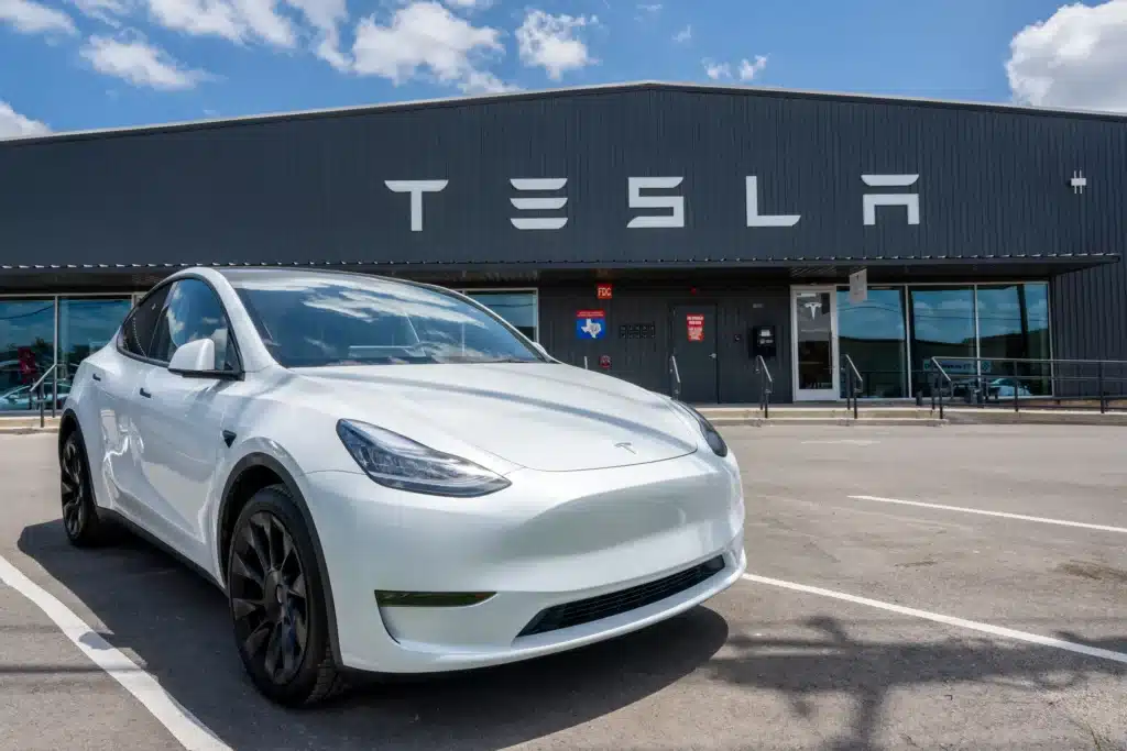 Tesla yana «tirildi»